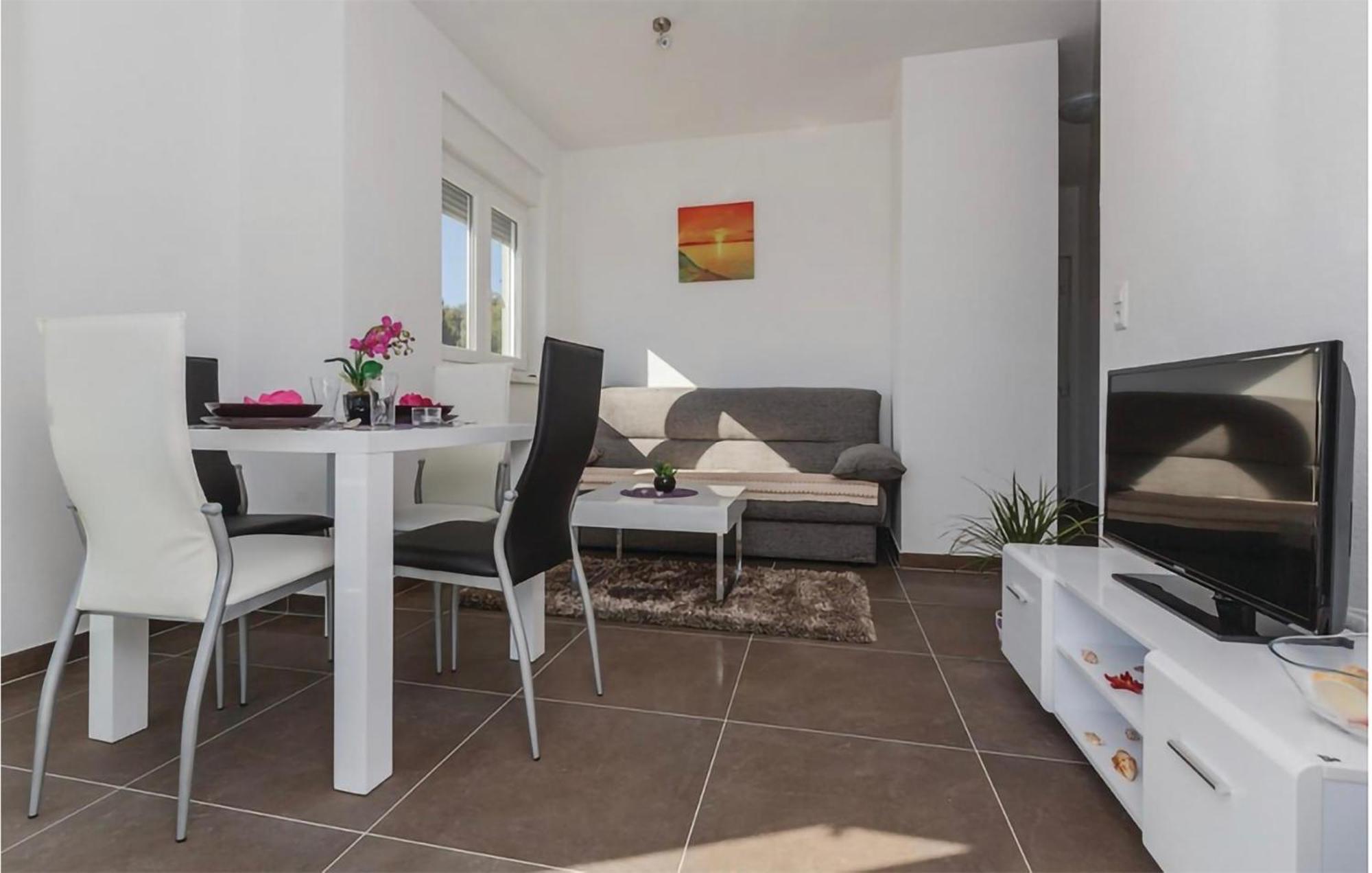 Amazing Apartment In Saldun With Wifi トロギール エクステリア 写真